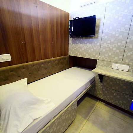 Bedspace- Capsule Ac Hotel Mangalore Extérieur photo