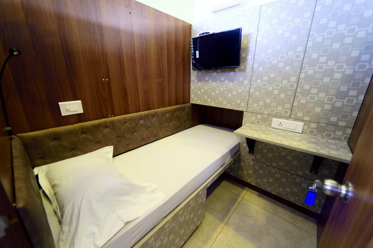 Bedspace- Capsule Ac Hotel Mangalore Extérieur photo